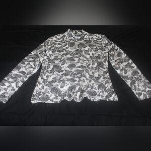 Karen Scott Graphic Black and White Long Sleeve Blouse